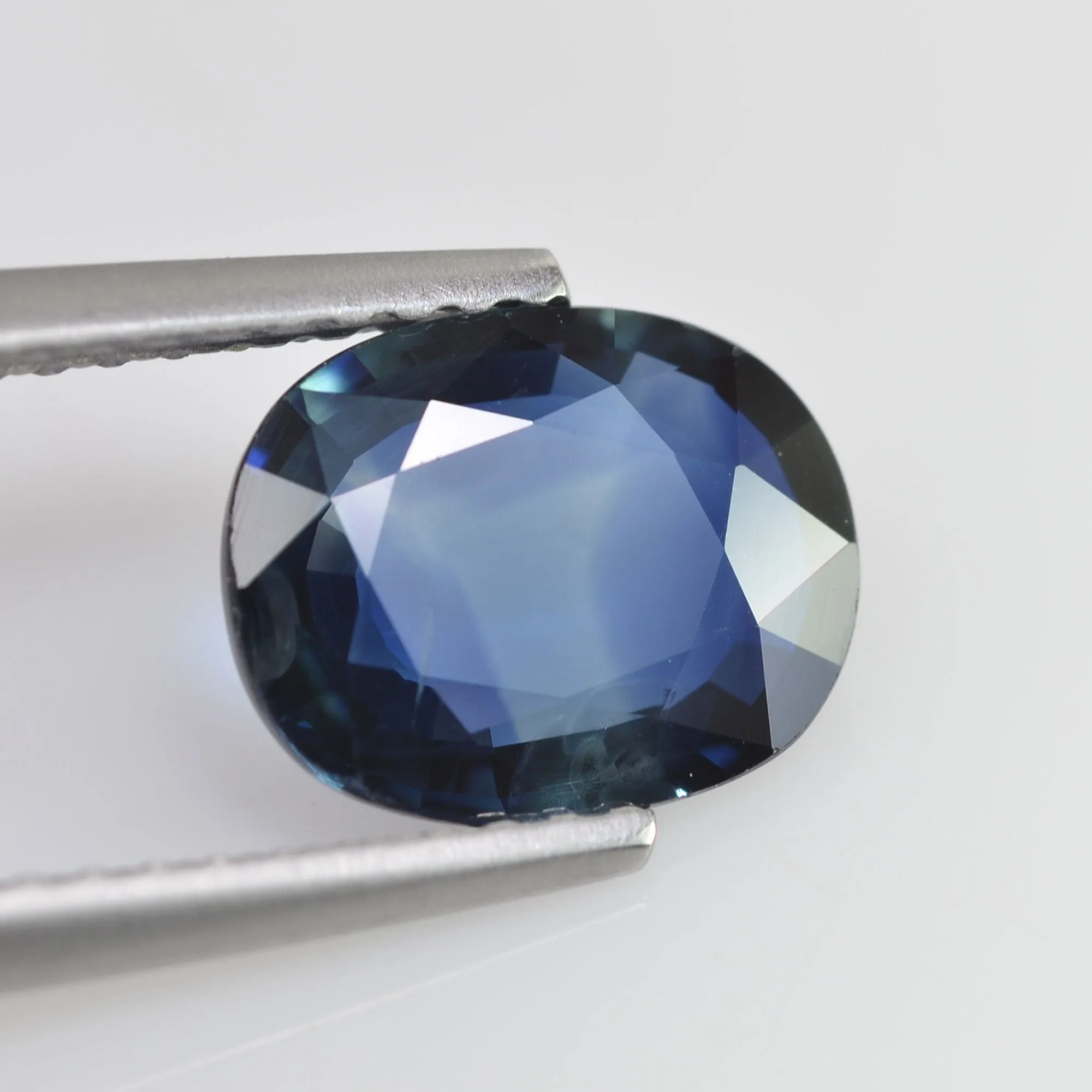 1.71 cts  Natural Blue Sapphire Loose Gemstone Oval Cut