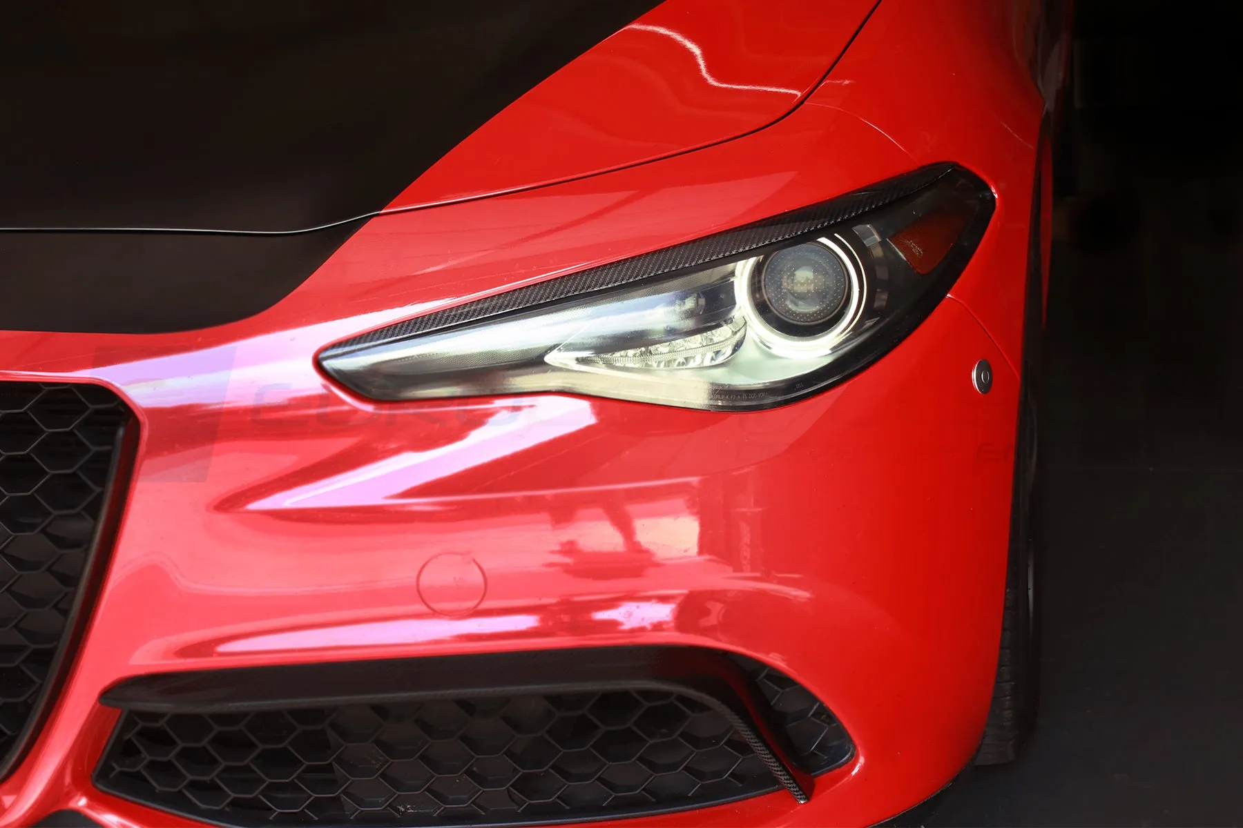 CARBON FIBER EYELIDS (ALFA ROMEO GIULIA 2.0L & GIULIA 2.9L QV)