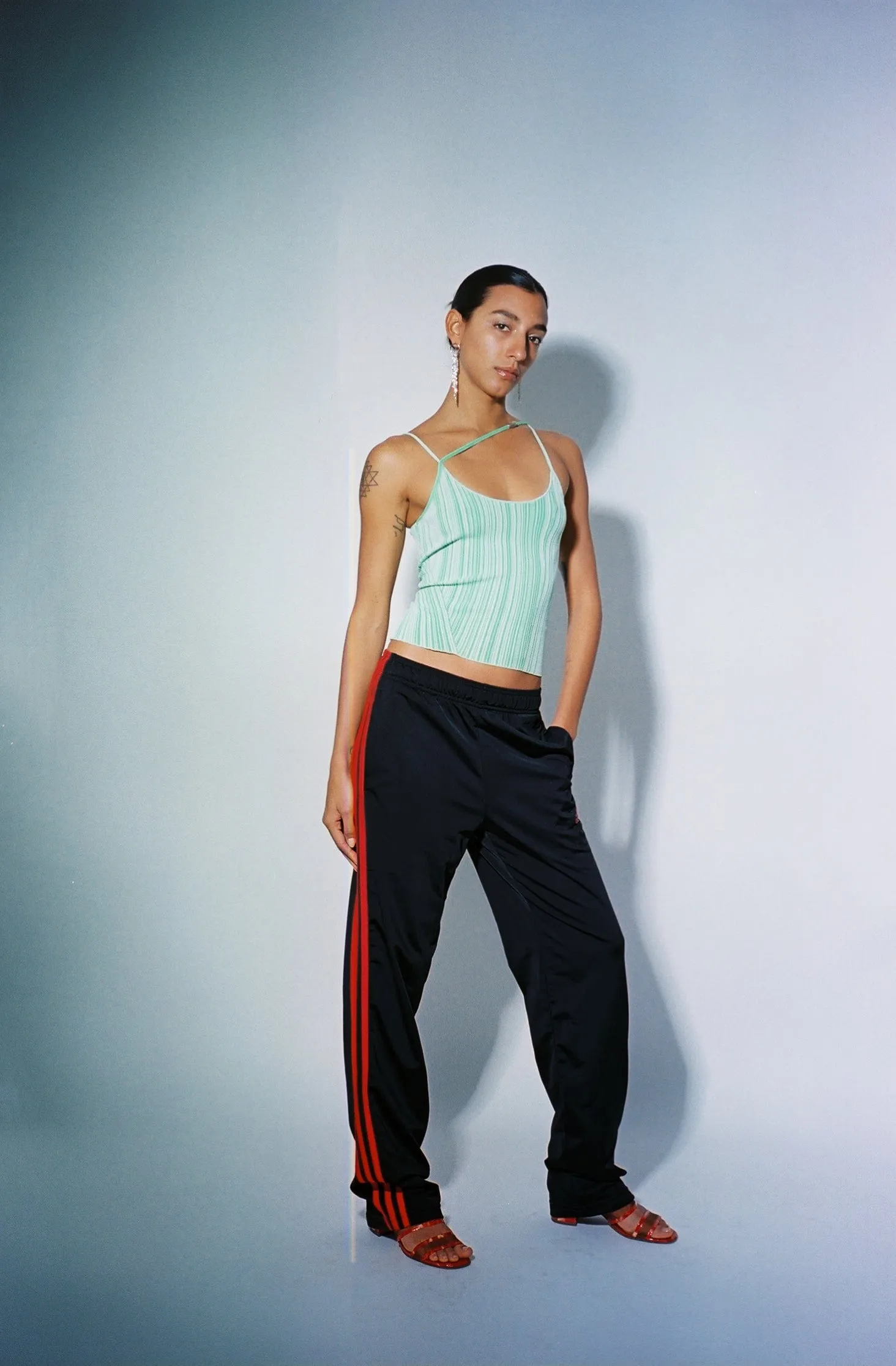 Green Asymmetric Singlet