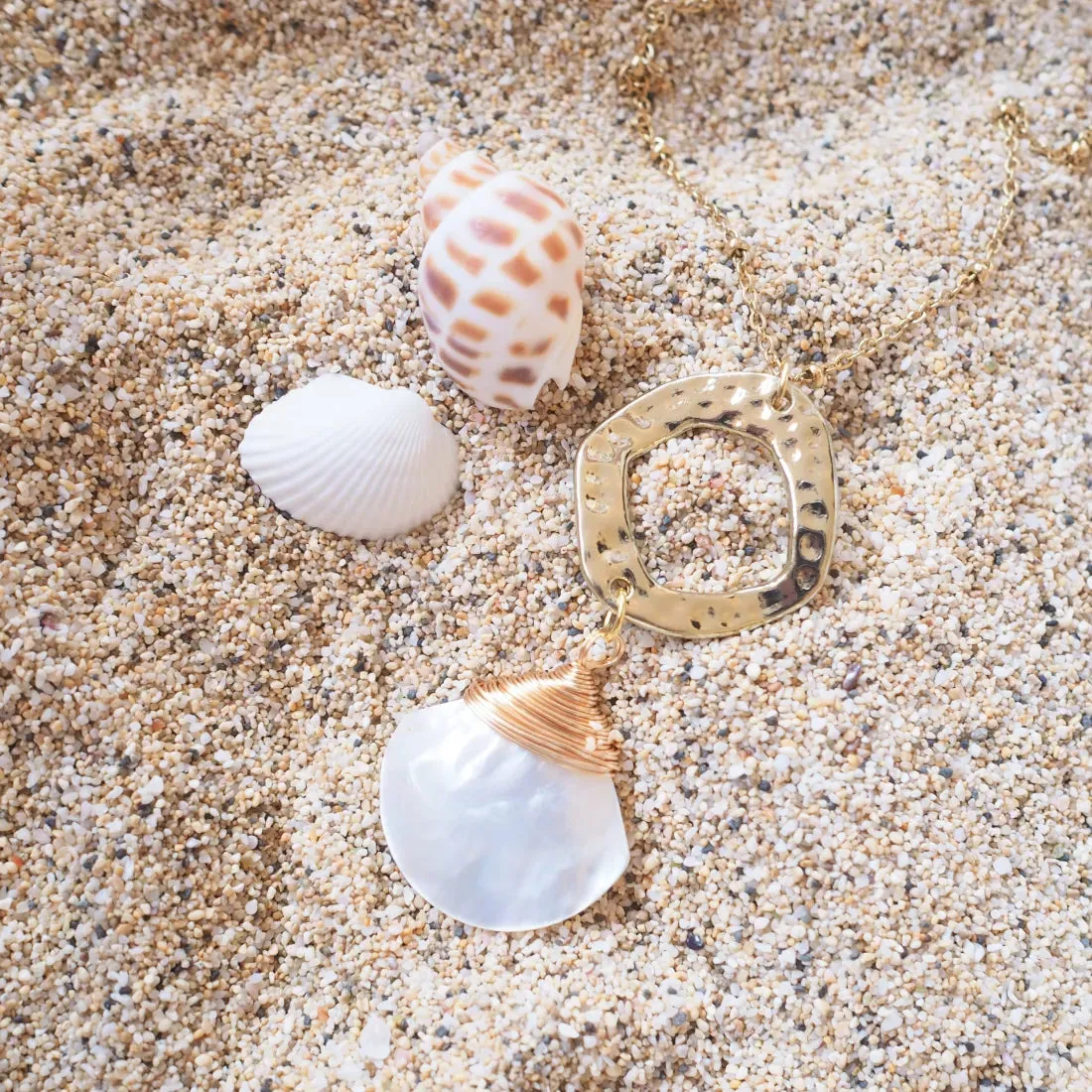 Luna Mother of Pearl Seashell Hawaiian Pendant Necklace