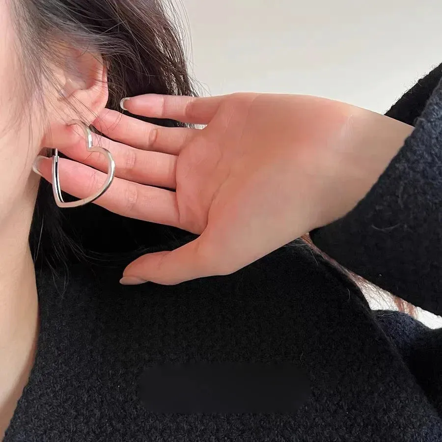 MAYTRENDS  - Lovely Silver Heart Earrings