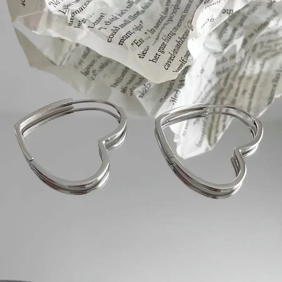 MAYTRENDS  - Lovely Silver Heart Earrings