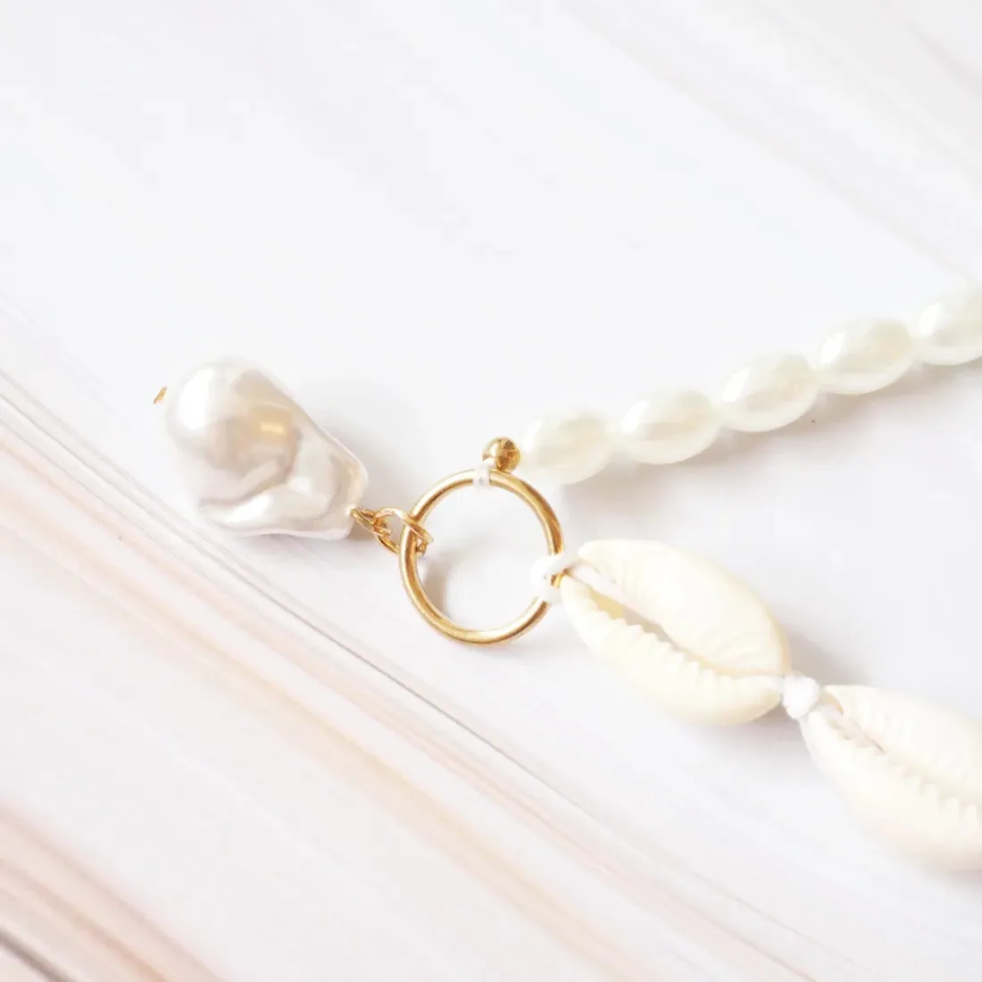 Napali Seashell & Pearls Hawaiian Necklace