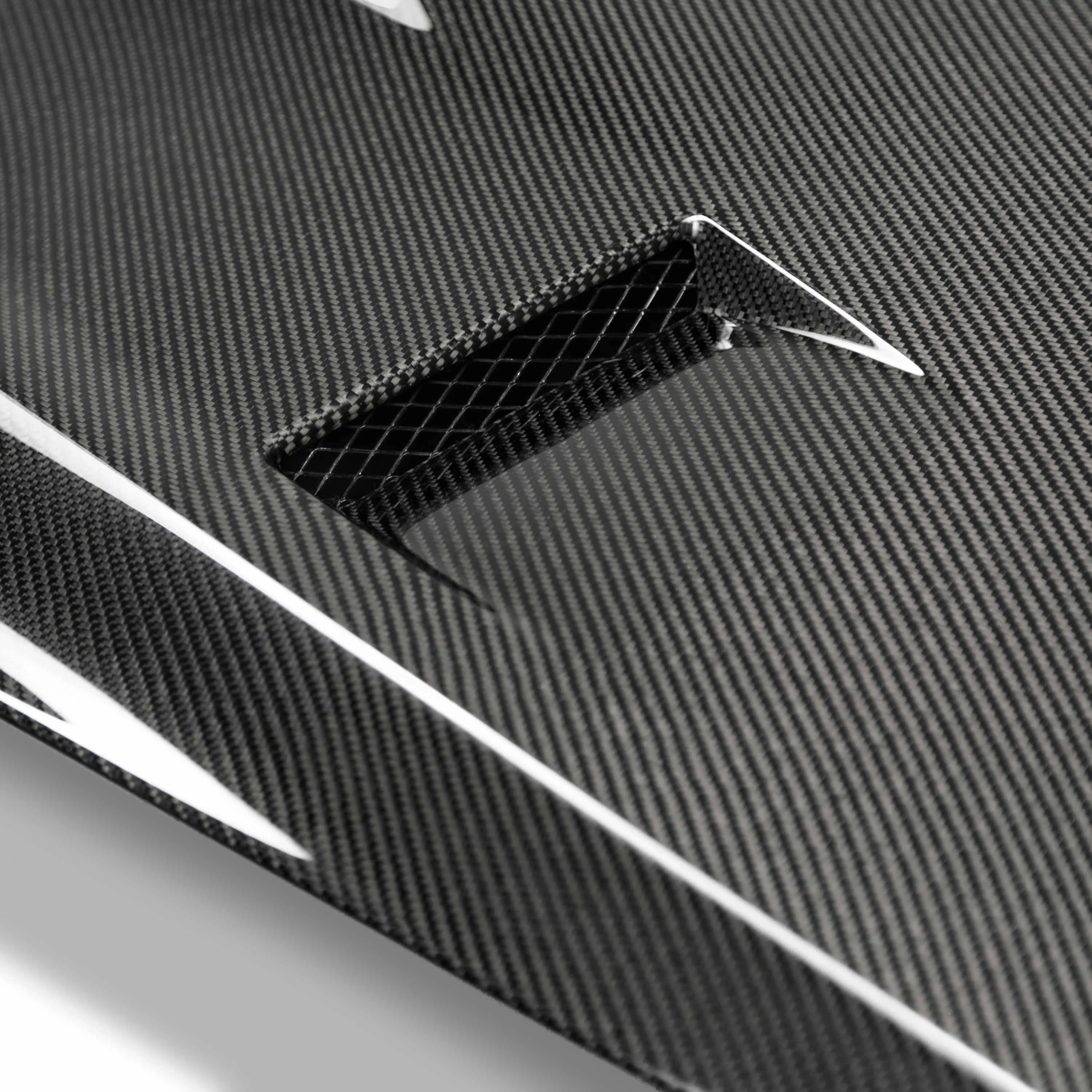 Seibon GTII-Style Carbon Fiber Hood (17  GT-R)